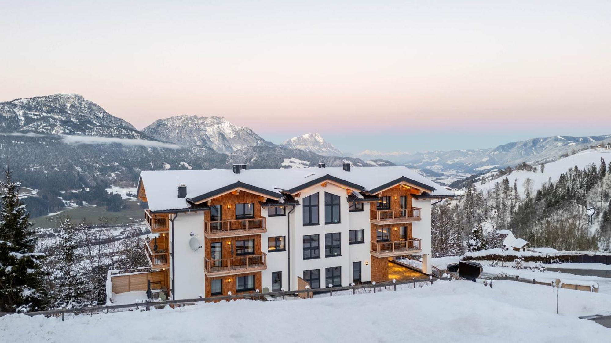 Hoeflehner Premium Gumpen Lodge Haus im Ennstal Exterior photo